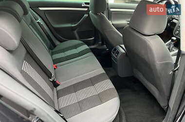 Хэтчбек Volkswagen Golf 2008 в 