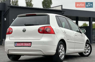 Хетчбек Volkswagen Golf 2008 в 