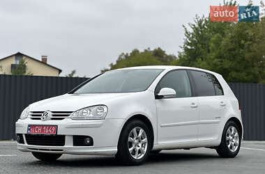 Хетчбек Volkswagen Golf 2008 в 