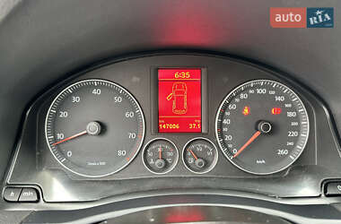 Хетчбек Volkswagen Golf 2008 в 