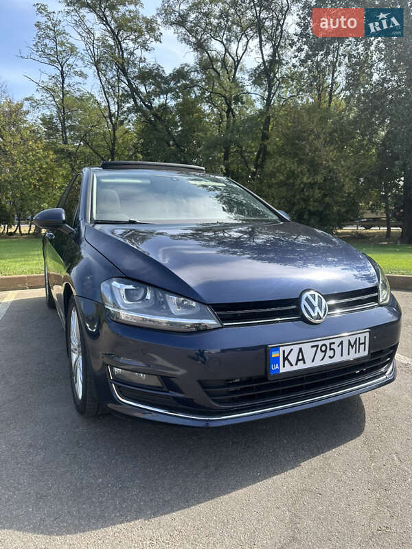 Хэтчбек Volkswagen Golf 2014 в Киеве