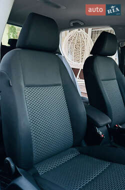Хетчбек Volkswagen Golf 2009 в 