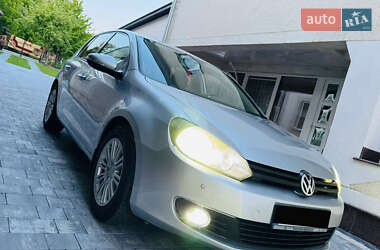 Хетчбек Volkswagen Golf 2009 в 