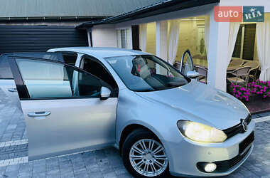 Хетчбек Volkswagen Golf 2009 в 