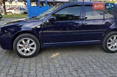 Хэтчбек Volkswagen Golf 2000 в 