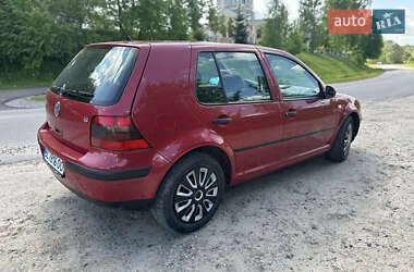 Хэтчбек Volkswagen Golf 2001 в 