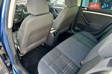 Хэтчбек Volkswagen Golf 2008 в 
