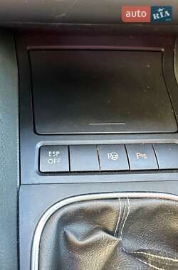 Хэтчбек Volkswagen Golf 2010 в 