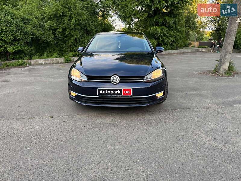 Хэтчбек Volkswagen Golf 2018 в Киеве