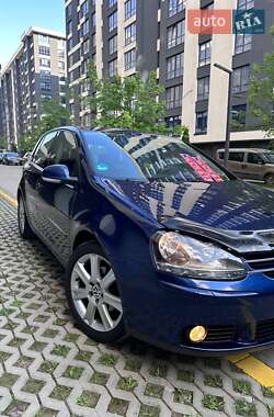 Хэтчбек Volkswagen Golf 2006 в 
