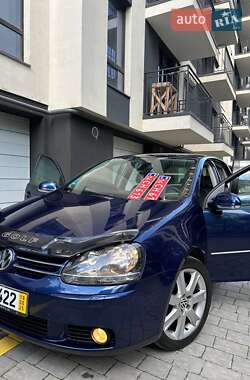 Хэтчбек Volkswagen Golf 2006 в 