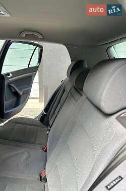 Хэтчбек Volkswagen Golf 2006 в 