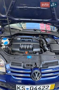 Хэтчбек Volkswagen Golf 2006 в 