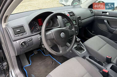 Універсал Volkswagen Golf 2009 в 