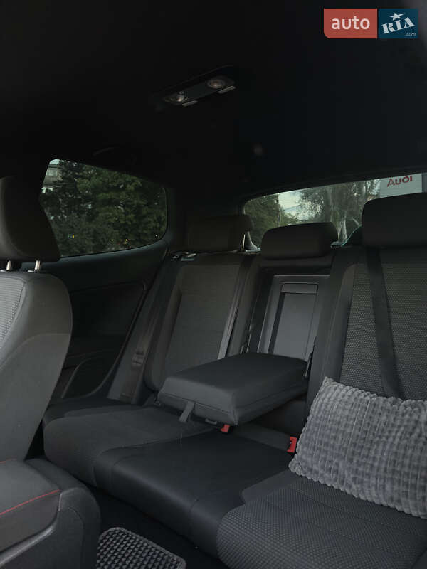 Хетчбек Volkswagen Golf 2009 в Запоріжжі