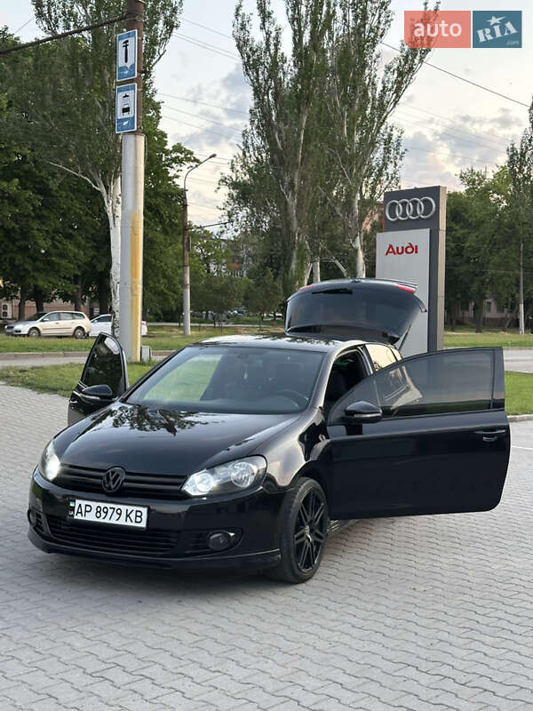 Хетчбек Volkswagen Golf 2009 в Запоріжжі