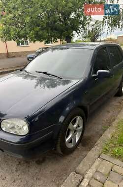 Хетчбек Volkswagen Golf 2001 в 