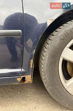 Хетчбек Volkswagen Golf 2001 в 