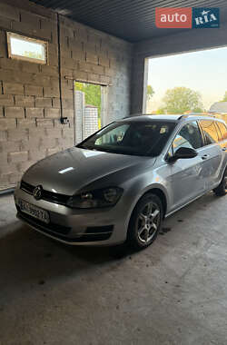 Універсал Volkswagen Golf 2014 в 