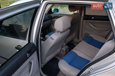 Хэтчбек Volkswagen Golf 2001 в 
