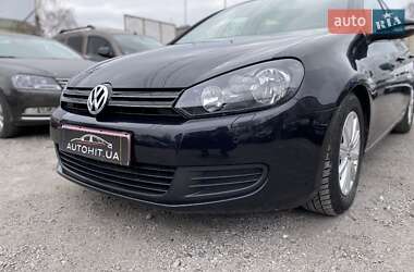 Хетчбек Volkswagen Golf 2010 в 