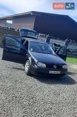Хэтчбек Volkswagen Golf 2003 в 