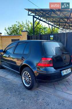 Хетчбек Volkswagen Golf 2001 в Тростянці