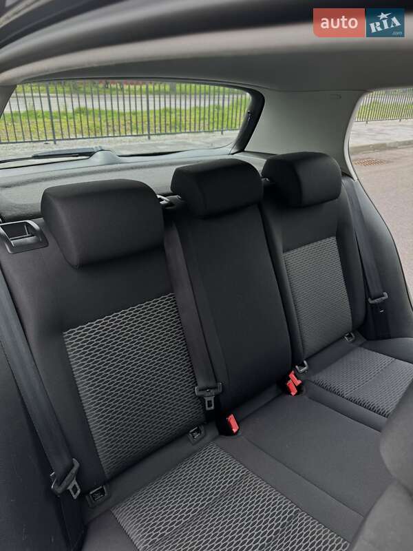 Хетчбек Volkswagen Golf 2009 в Чернігові