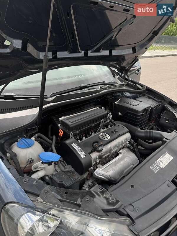 Хетчбек Volkswagen Golf 2009 в Чернігові