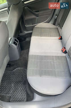 Хэтчбек Volkswagen Golf 2007 в 