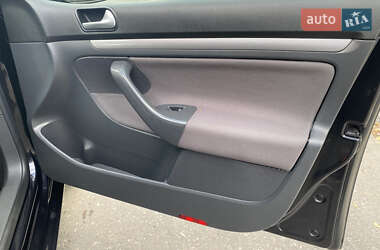Хэтчбек Volkswagen Golf 2007 в 