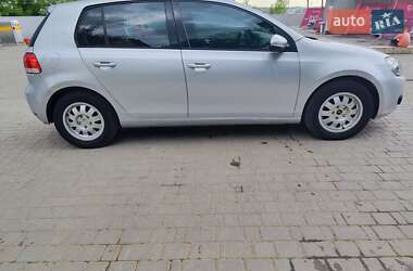 Хэтчбек Volkswagen Golf 2011 в 