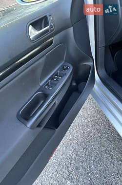 Универсал Volkswagen Golf 2010 в 