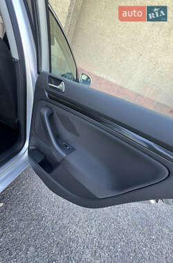 Универсал Volkswagen Golf 2010 в 