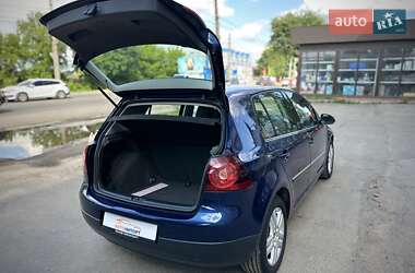 Хэтчбек Volkswagen Golf 2008 в 