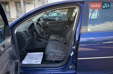 Хэтчбек Volkswagen Golf 2008 в 