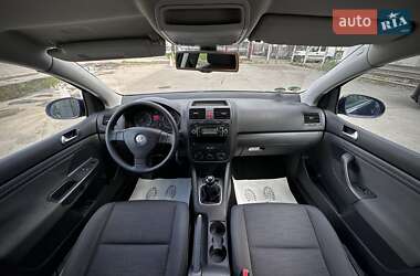 Хэтчбек Volkswagen Golf 2008 в 