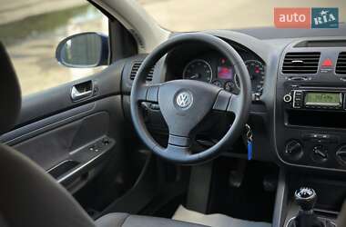 Хэтчбек Volkswagen Golf 2008 в 