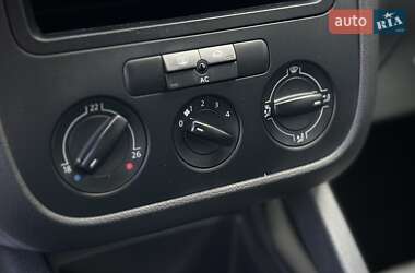 Хэтчбек Volkswagen Golf 2008 в 