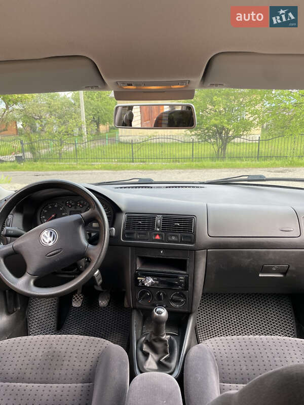 Універсал Volkswagen Golf 2000 в Долині