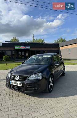 Хэтчбек Volkswagen Golf 2006 в Виноградове