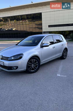 Хэтчбек Volkswagen Golf 2008 в 