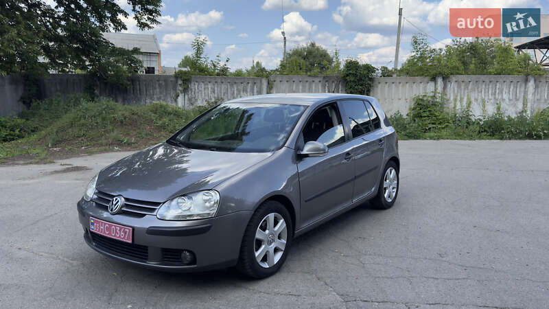 Хэтчбек Volkswagen Golf 2006 в 