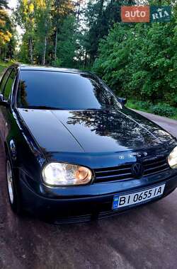 Хэтчбек Volkswagen Golf 2001 в Тростянце