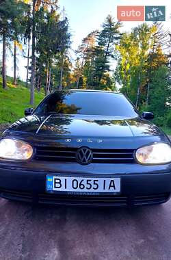 Хетчбек Volkswagen Golf 2001 в 