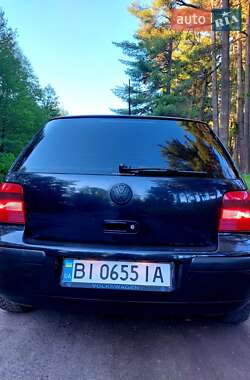 Хетчбек Volkswagen Golf 2001 в 