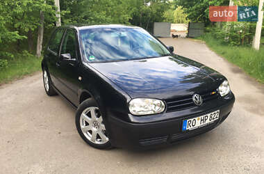 Хетчбек Volkswagen Golf 2003 в Острозі