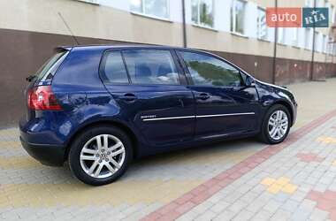 Хетчбек Volkswagen Golf 2008 в 
