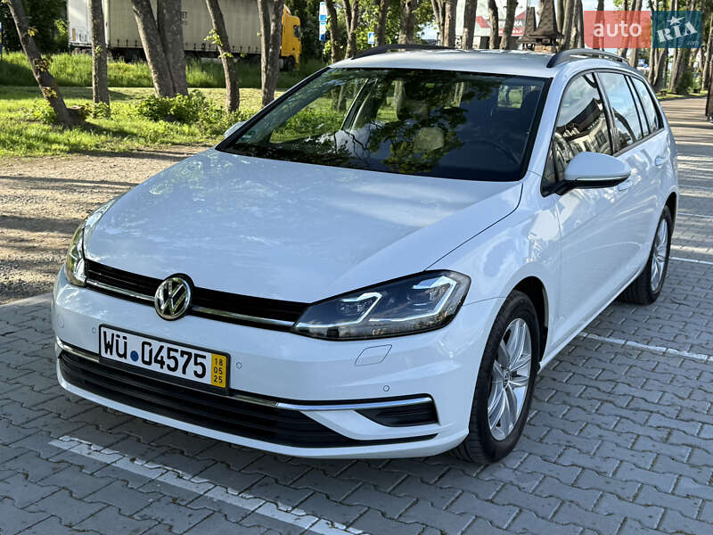 Универсал Volkswagen Golf 2019 в 