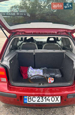 Хэтчбек Volkswagen Golf 1998 в 